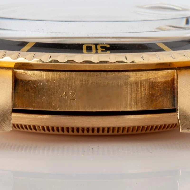 Vintage Rolex Submariner Ref 1680 Yellow Gold image 4